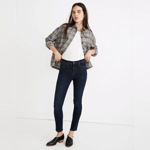 Madewell 9" Mid-Rise Skinny Jeans in Orland Wash
